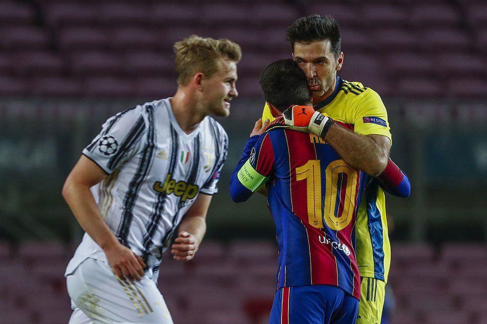 Komentar Filosofis Buffon Usai Pesta Gol di Camp Nou: Ini Takdir, Bukan Kebetulan Komentar Filosofis Buffon Usai Pesta Gol di Camp Nou: Ini Takdir, Bukan Kebetulan