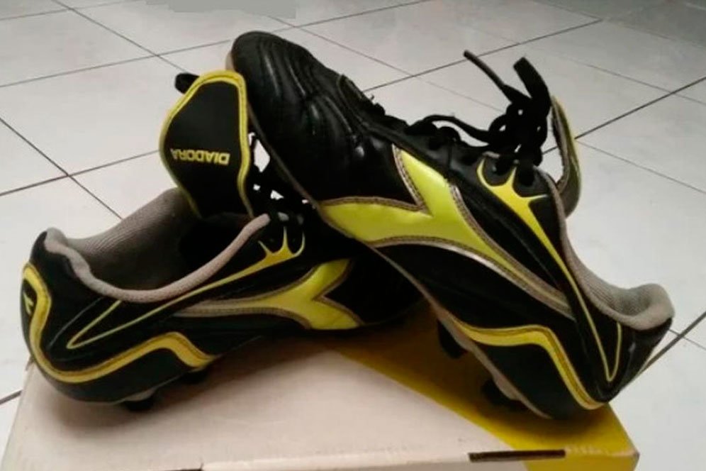 Bola Beli: Menelisik Sisi Unik Diadora di Antara Banyak Pilihan Sepatu Sepak Bola di Pasar Indonesia