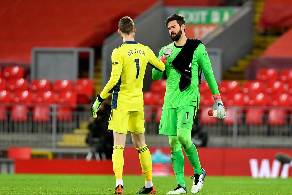 Duel Imbang di Anfield, Panggung Alisson Becker dan David De Gea