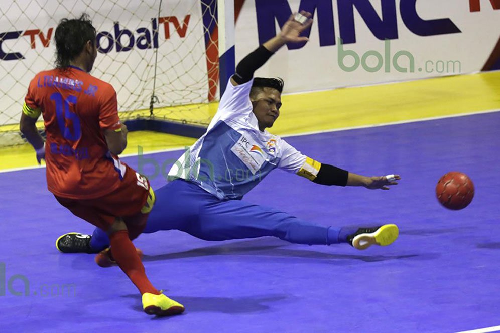 Bola Beli: Mengenal Perlengkapan yang Harus Dipakai Kiper Futsal Bola Beli: Mengenal Perlengkapan yang Harus Dipakai Kiper Futsal