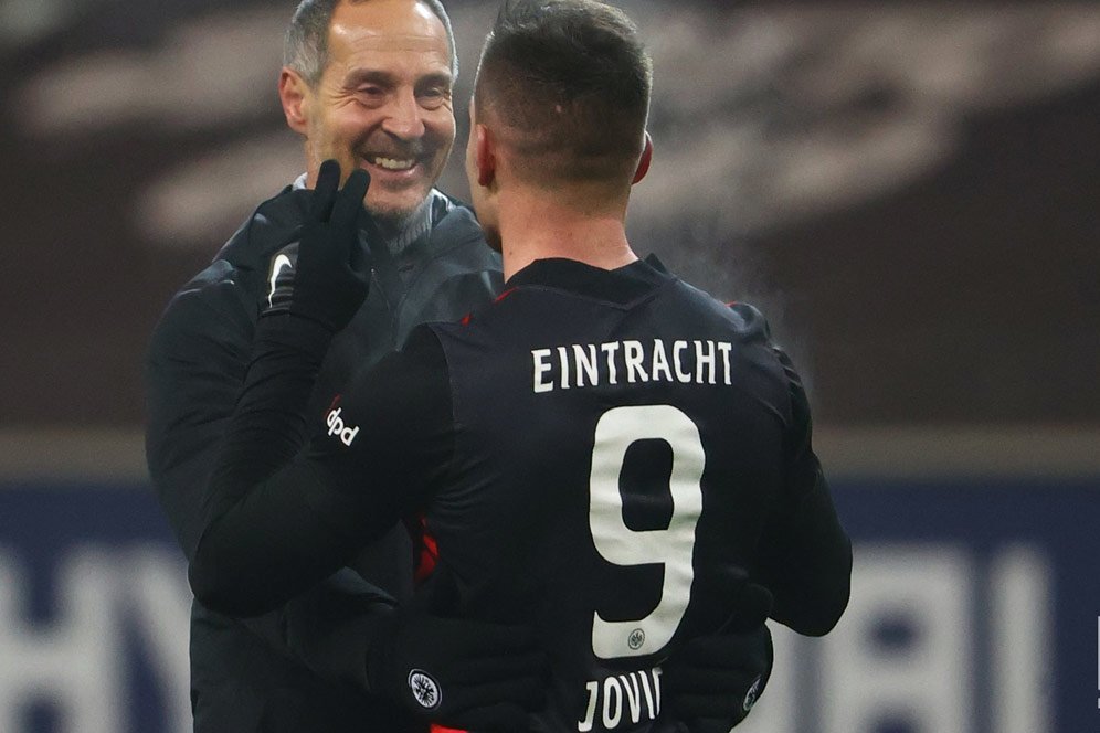 Mengintip Kembali Aksi-Aksi Luka Jovic yang 'Mudik' ke Frankfurt Mengintip Kembali Aksi-Aksi Luka Jovic yang 'Mudik' ke Frankfurt