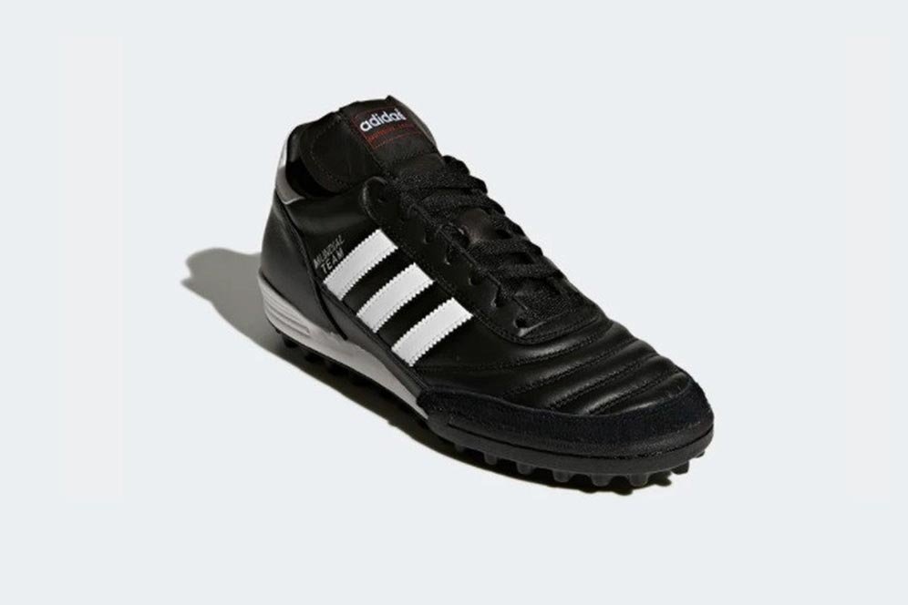 Bola Beli: Adidas Mundial Team, Sepatu Futsal Kulit yang Cocok di Berbagai Medan Bola Beli: Adidas Mundial Team, Sepatu Futsal Kulit yang Cocok di Berbagai Medan