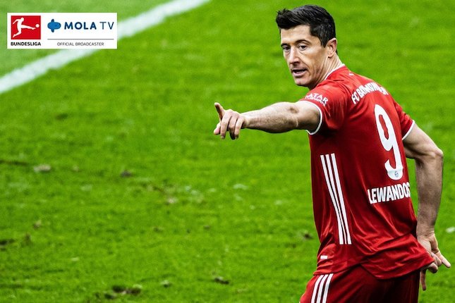 Penyerang Tengah: Robert Lewandowski / Gonzalo Higuain Penyerang Tengah: Robert Lewandowski / Gonzalo Higuain