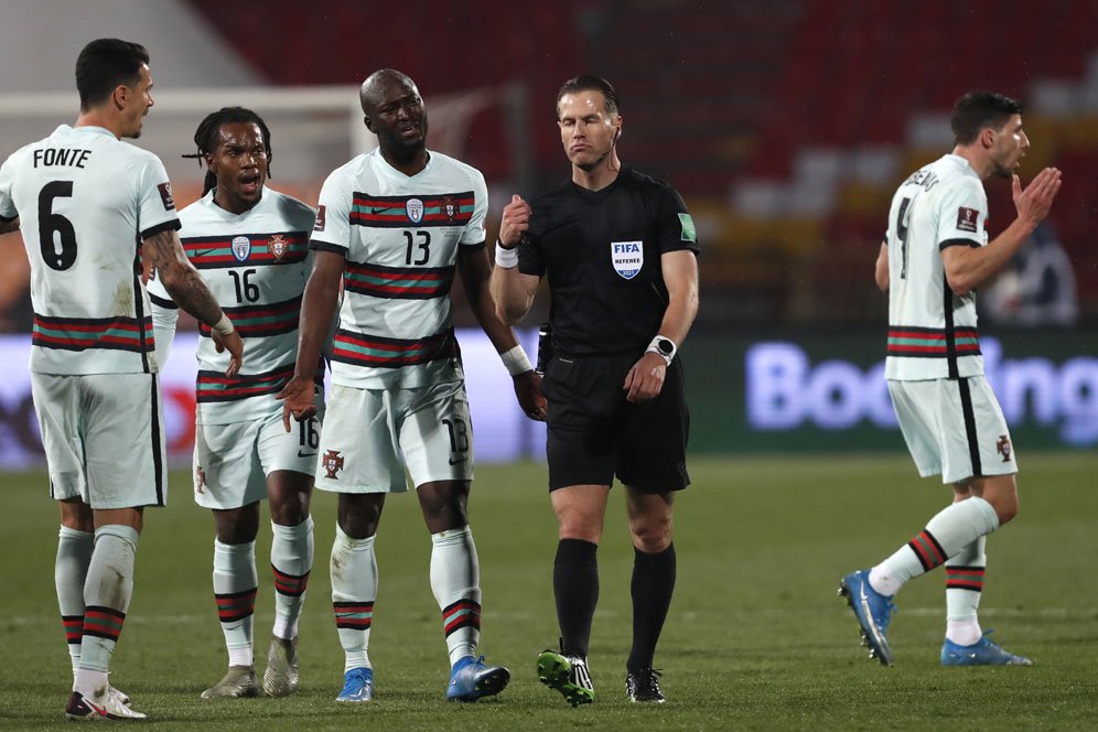 Bikin Blunder Fatal, Wasit Laga Serbia vs Portugal Akhirnya Minta Maaf Bikin Blunder Fatal, Wasit Laga Serbia vs Portugal Akhirnya Minta Maaf