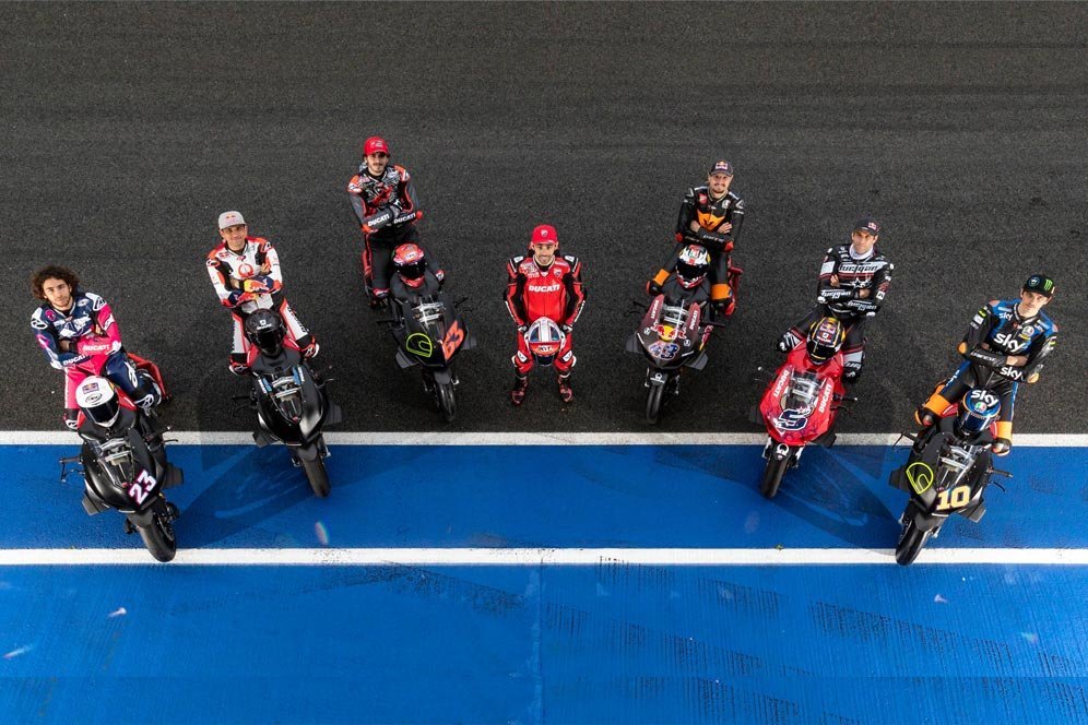 Siap Turunkan 8 Motor di MotoGP, Ducati: Cepat atau Lambat Bakal Wajib Pakai 4 Saja Siap Turunkan 8 Motor di MotoGP, Ducati: Cepat atau Lambat Bakal Wajib Pakai 4 Saja