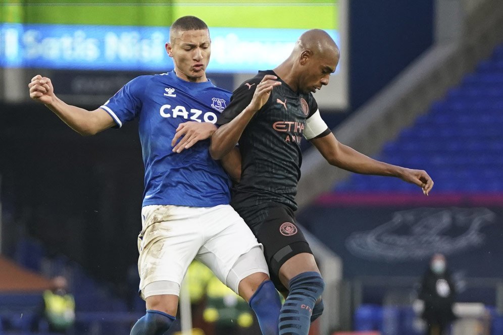 Manchester City Identifikasi 3 Calon Pengganti Fernandinho, Siapa Saja? Manchester City Identifikasi 3 Calon Pengganti Fernandinho, Siapa Saja?