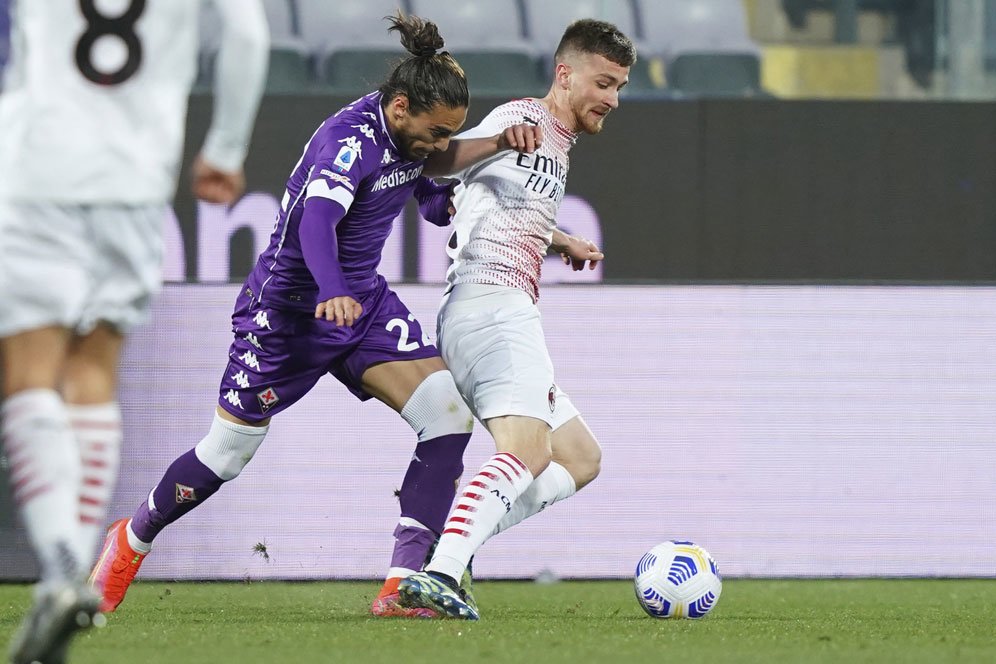 AC Milan Balikkan Skor Lawan Fiorentina, Fans Rossoneri Girang Lihat Bennacer AC Milan Balikkan Skor Lawan Fiorentina, Fans Rossoneri Girang Lihat Bennacer