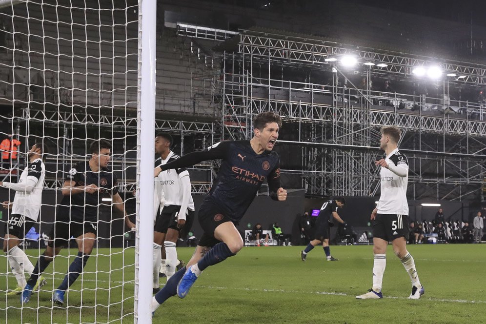 John Stones, Bek Tengah yang Sama Tajamnya dengan Anthony Martial John Stones, Bek Tengah yang Sama Tajamnya dengan Anthony Martial