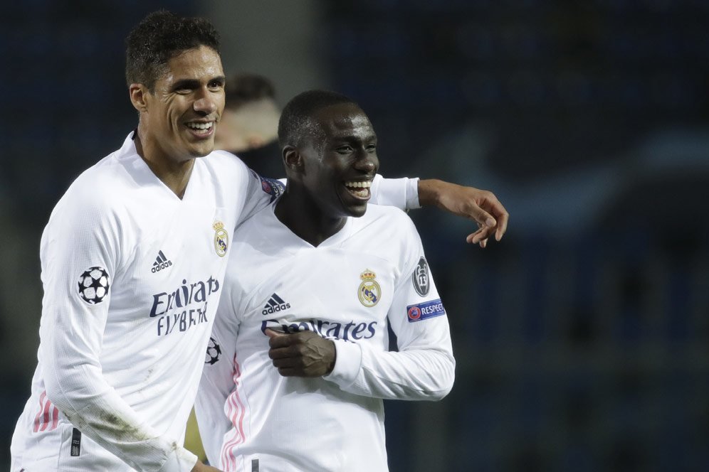 Raphael Varane Dambakan Pindah ke Manchester United Raphael Varane Dambakan Pindah ke Manchester United