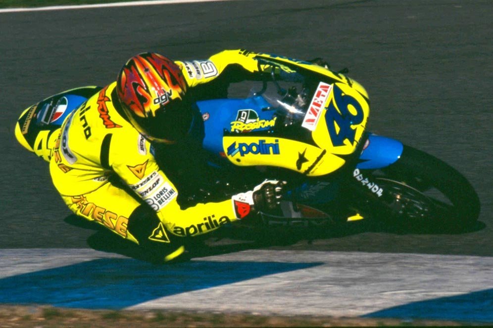 25 Tahun Berlalu: Valentino Rossi Kenang Debut Gemilangnya di GP125 1996 25 Tahun Berlalu: Valentino Rossi Kenang Debut Gemilangnya di GP125 1996