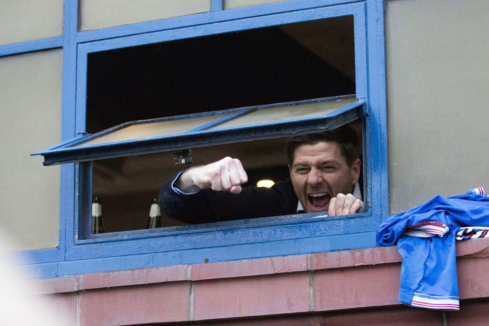 Bawa Rangers Juara, Steven Gerrard Dapat Pujian dari Sir Alex Ferguson Bawa Rangers Juara, Steven Gerrard Dapat Pujian dari Sir Alex Ferguson