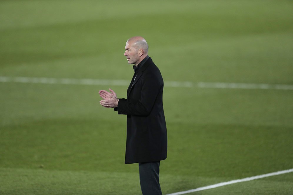 Diminta Bicara Soal Duel Kontra Liverpool, Zidane Hanya Berikan Dua Kalimat Standar Diminta Bicara Soal Duel Kontra Liverpool, Zidane Hanya Berikan Dua Kalimat Standar