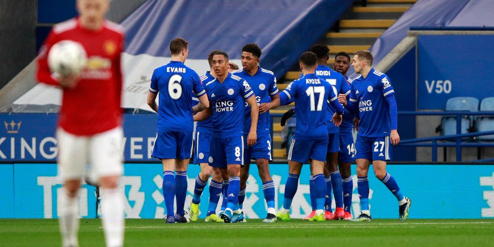 Skuad Leicester City merayakan gol ke gawang Manchester United, FA Cup 2020/21. (c) AP Photo
