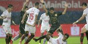 Hujan Deras Dinilai Berpengaruh Terhadap Permainan PSIS Semarang Hujan Deras Dinilai Berpengaruh Terhadap Permainan PSIS Semarang