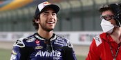 Kocak Tapi Bahaya, Enea Bastianini Kelilipan Rambut Sendiri di Balapan MotoGP Doha Kocak Tapi Bahaya, Enea Bastianini Kelilipan Rambut Sendiri di Balapan MotoGP Doha