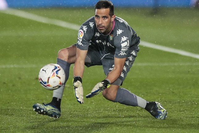 5. Claudio Bravo