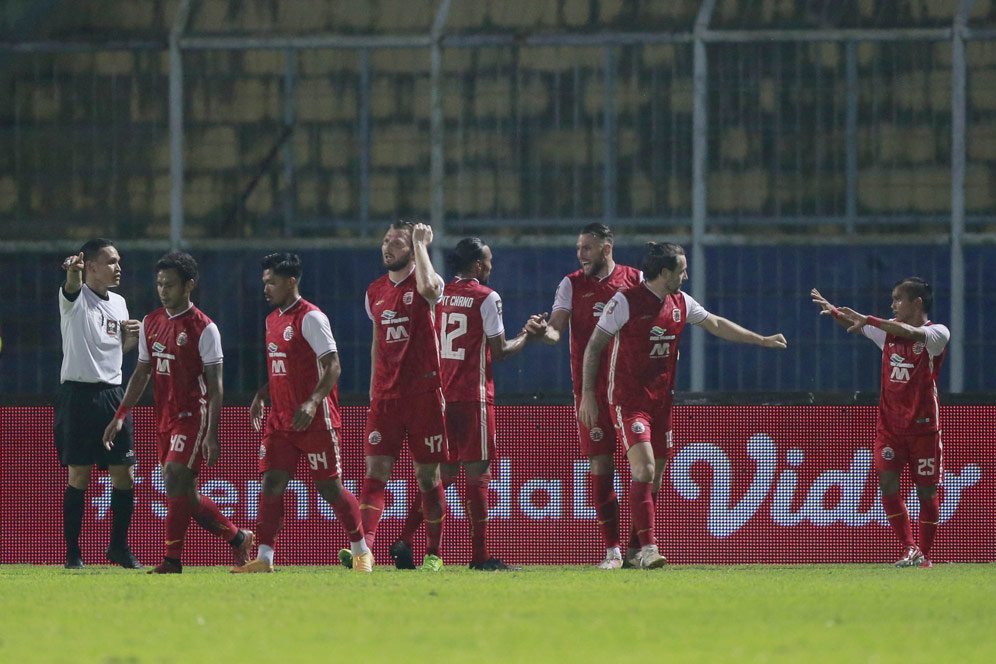 Bek Persija Sudah Tak Sabar Hadapi Persib di Final Piala Menpora Bek Persija Sudah Tak Sabar Hadapi Persib di Final Piala Menpora