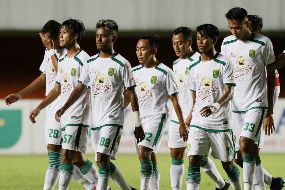 Meski Tak Dimainkan, Kiper Muda Persebaya Dapat Banyak Pelajaran di Piala Menpora Meski Tak Dimainkan, Kiper Muda Persebaya Dapat Banyak Pelajaran di Piala Menpora