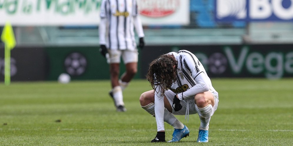 Ekspresi kekecewaan Adrien Rabiot, gelandang Juventus. (c) AP Photo
