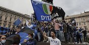 Galeri Foto: Fans Inter Rayakan Scudetto di Pusat Kota Milan