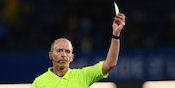 Sederet Kontroversi Mike Dean, Wasit Premier League yang Bakal Pensiun Akhir Musim Ini Sederet Kontroversi Mike Dean, Wasit Premier League yang Bakal Pensiun Akhir Musim Ini