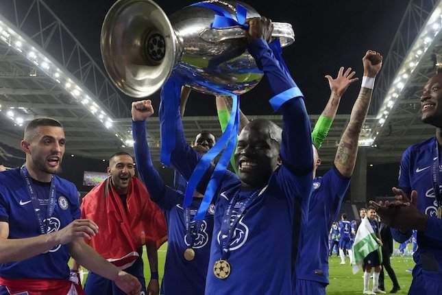 Gelandang - NGolo Kante Gelandang - NGolo Kante