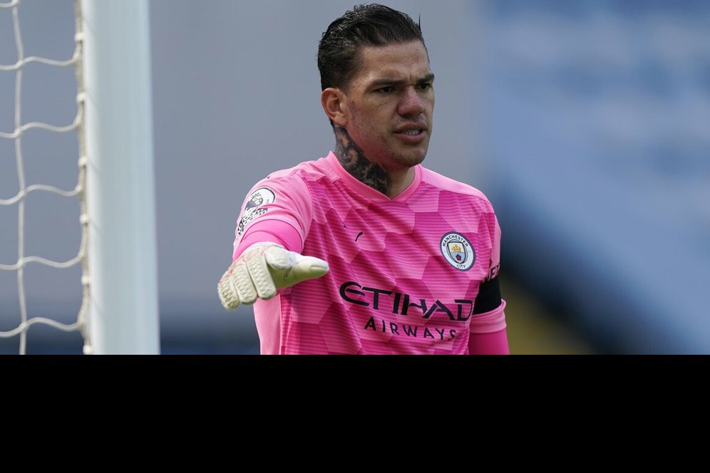 Ederson Nganggur vs PSG: Jaga Gawang Sambil Ngopi, Mainan Rumput, Daftar Kartu Prakerja Ederson Nganggur vs PSG: Jaga Gawang Sambil Ngopi, Mainan Rumput, Daftar Kartu Prakerja