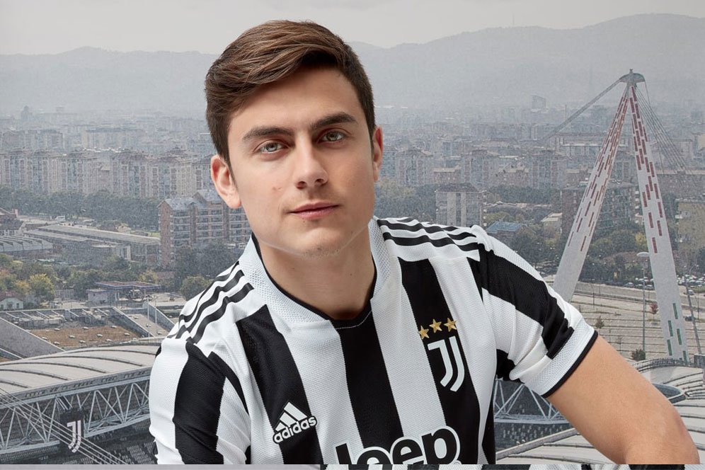Reaksi Netizen Usai Lihat Jersey Kandang Juventus 2021-22: Kayak Newcastle Reaksi Netizen Usai Lihat Jersey Kandang Juventus 2021-22: Kayak Newcastle