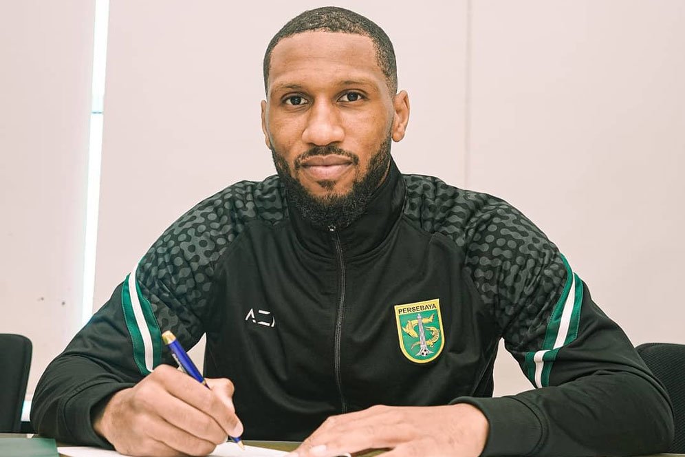 Alie Sesay Resmi Jadi Pemain Asing Ketiga Persebaya Alie Sesay Resmi Jadi Pemain Asing Ketiga Persebaya