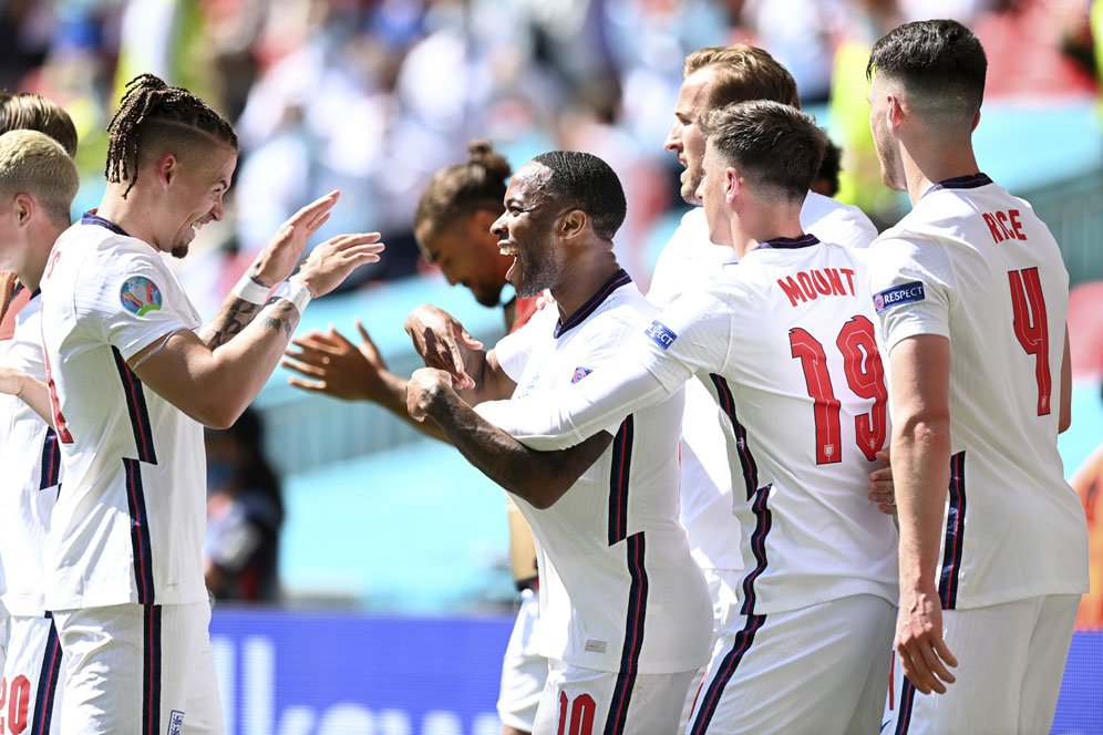 Menang dari Kroasia, Fans Inggris Ribut Soal Phillips vs Sterling, Foden Jadi Cantik, & Skotlandia S Menang dari Kroasia, Fans Inggris Ribut Soal Phillips vs Sterling, Foden Jadi Cantik, & Skotlandia S