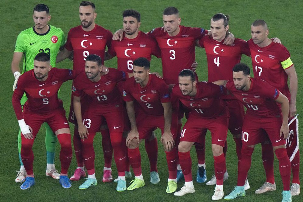 Memori Pahit Turki di Euro 2020: Kuda Hitam yang Hancur Lebur di Penyisihan Grup Memori Pahit Turki di Euro 2020: Kuda Hitam yang Hancur Lebur di Penyisihan Grup
