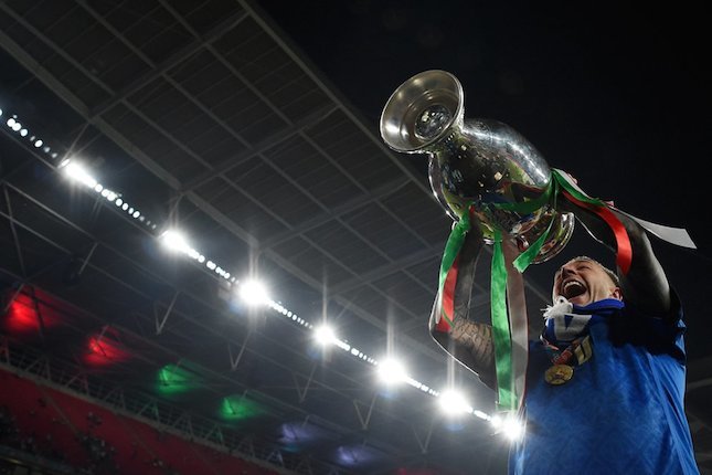 Bernardeschi Banjir Peminat