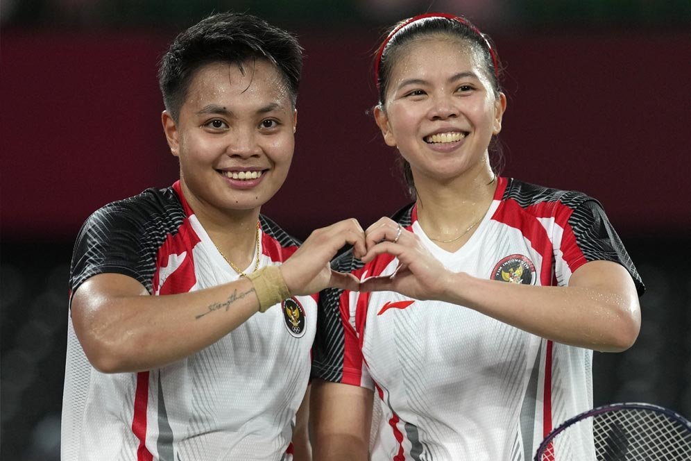 Hasil Bulu Tangkis Olimpiade 2020: Bekuk Unggulan Pertama, Greysia/Apriani Juarai Grup A Hasil Bulu Tangkis Olimpiade 2020: Bekuk Unggulan Pertama, Greysia/Apriani Juarai Grup A