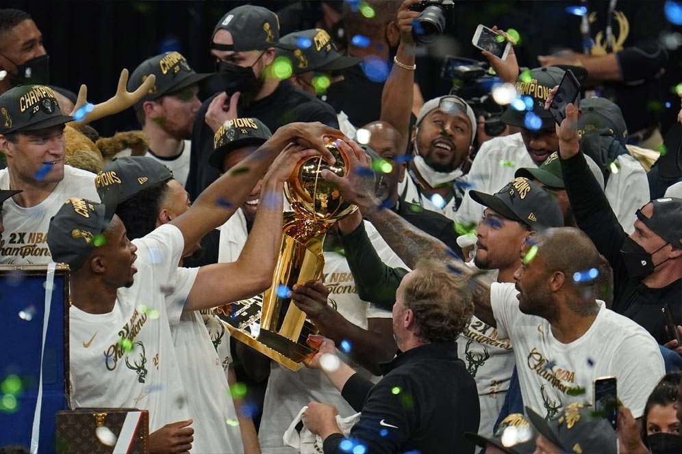 Penantian 50 tahun, Milwaukee Bucks Sabet Gelar Juara NBA 2020/2021 Penantian 50 tahun, Milwaukee Bucks Sabet Gelar Juara NBA 2020/2021