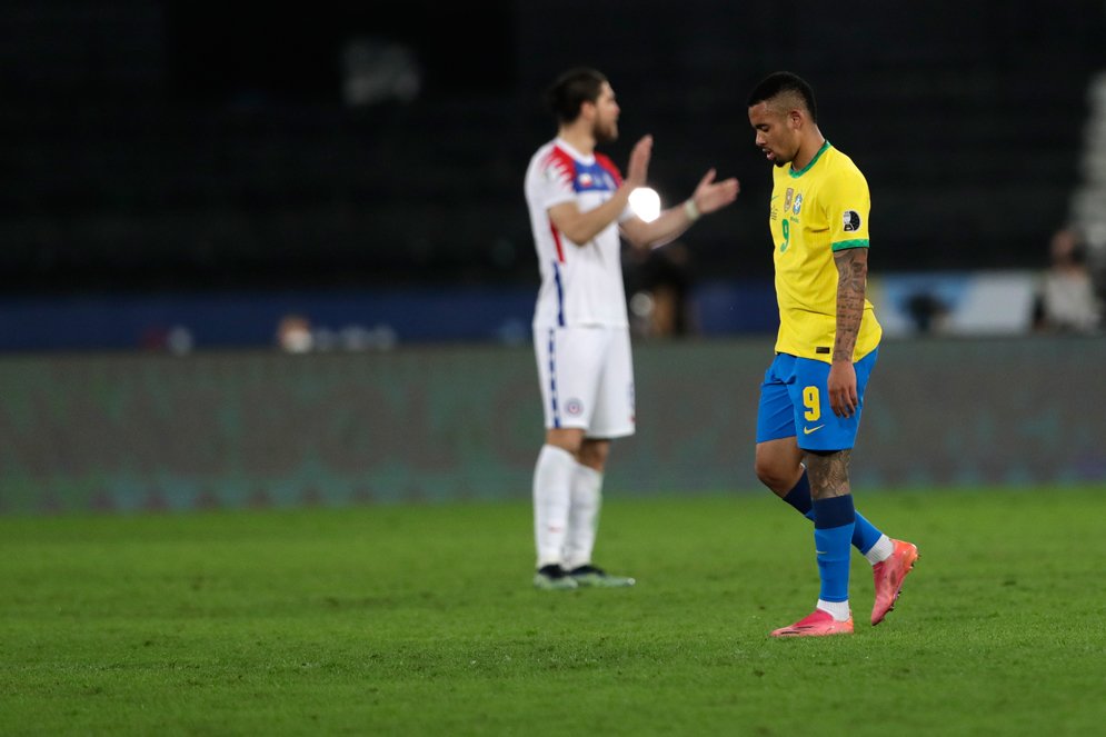 Tendang Muka Lawan, Gabriel Jesus Minta Maaf Tendang Muka Lawan, Gabriel Jesus Minta Maaf