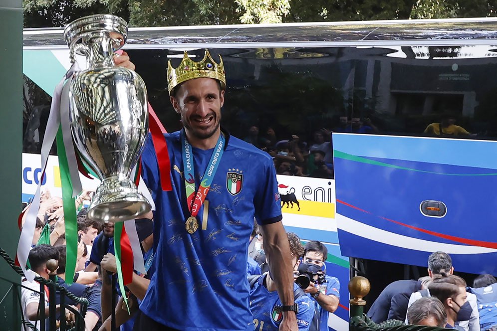 Pesan Berkelas Chiellini untuk Fans Italia Usai Azzurri Usai Juara Euro 2020 Pesan Berkelas Chiellini untuk Fans Italia Usai Azzurri Usai Juara Euro 2020