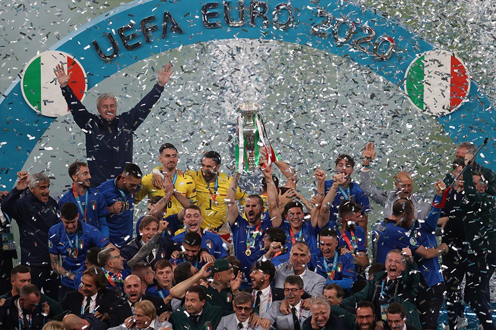 Forza Azzurri! Daftar Lengkap 6 Gelar Juara yang Pernah Diraih Timnas Italia Forza Azzurri! Daftar Lengkap 6 Gelar Juara yang Pernah Diraih Timnas Italia