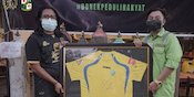 Jersey Mat Halil di Persebaya Terlelang Rp130 Juta, Termahal di Indonesia