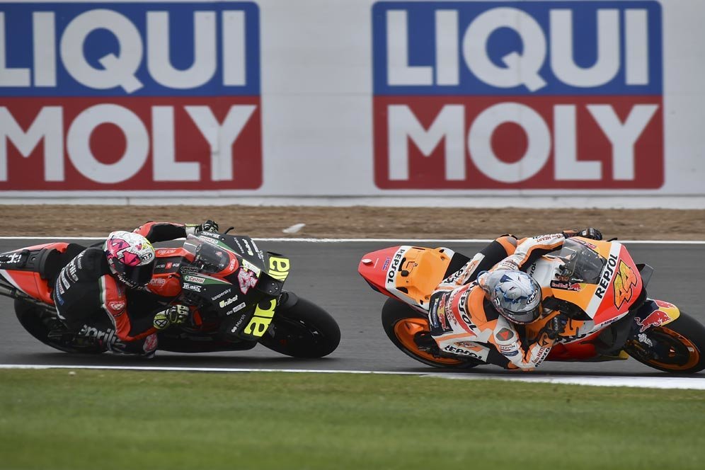 Sempat Kompak Pimpin MotoGP Silverstone, Espargaro Brothers: Ini Tidak Nyata! Sempat Kompak Pimpin MotoGP Silverstone, Espargaro Brothers: Ini Tidak Nyata!