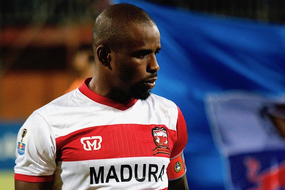 Persib Bandung Pastikan Tidak Rekrut Greg Nwokolo