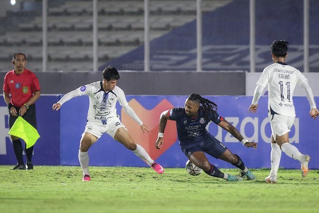 Kekuatan Penuh Lawan PSIS