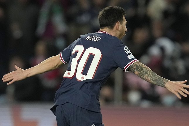 Paris Saint-Germain (4 Pemain) Paris Saint-Germain (4 Pemain)