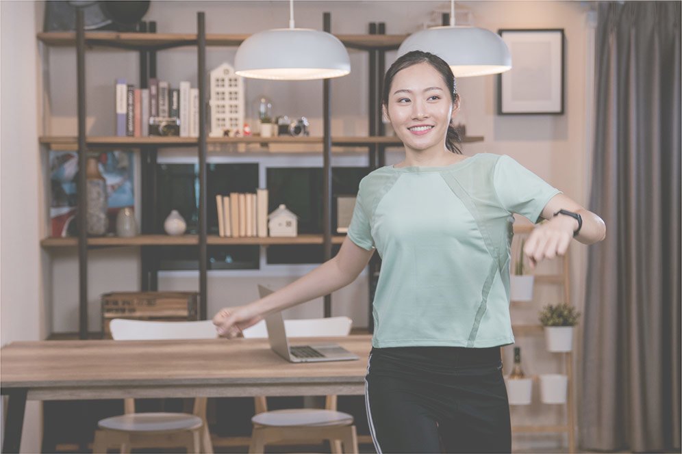 Gak Pengen Badan Remuk Saat WFH, Yuk Simak Tips Menarik dari Agnez Mo sampai Bintang Korea Gak Pengen Badan Remuk Saat WFH, Yuk Simak Tips Menarik dari Agnez Mo sampai Bintang Korea