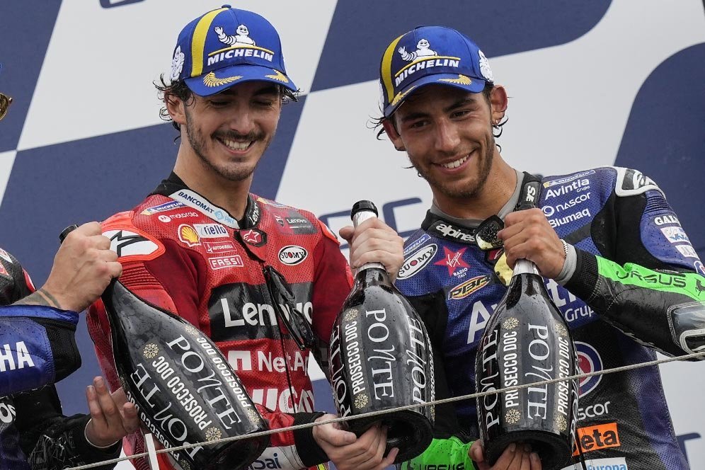 Pecco Bagnaia Prediksi Enea Bastianini Makin 'Seram' di MotoGP 2022 Meski Pakai GP21 Pecco Bagnaia Prediksi Enea Bastianini Makin 'Seram' di MotoGP 2022 Meski Pakai GP21