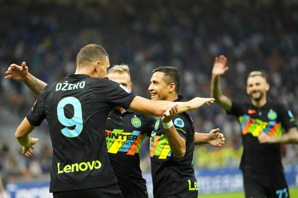 Lini Depan Inter Milan: Corea Cedera, Sanchez Kembali, Dzeko dan Lautaro Tajam Lini Depan Inter Milan: Corea Cedera, Sanchez Kembali, Dzeko dan Lautaro Tajam