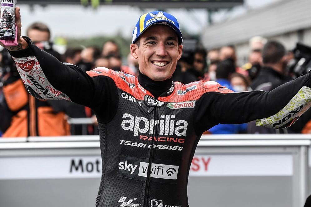 Buru 1 Juta Followers, Aleix Espargaro Janji Lempar Helm ke Tribun MotoGP Mandalika Buru 1 Juta Followers, Aleix Espargaro Janji Lempar Helm ke Tribun MotoGP Mandalika