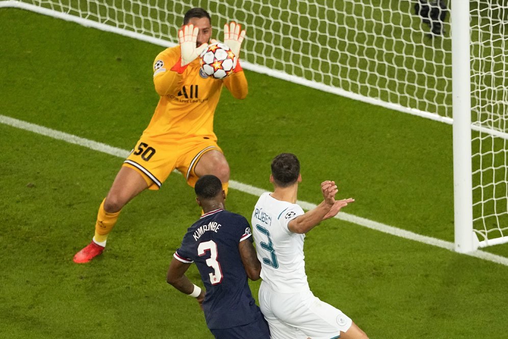 Cara Gianluigi Donnarumma Merespon Semua Kritik dan Rumor: Tertawa! Cara Gianluigi Donnarumma Merespon Semua Kritik dan Rumor: Tertawa!