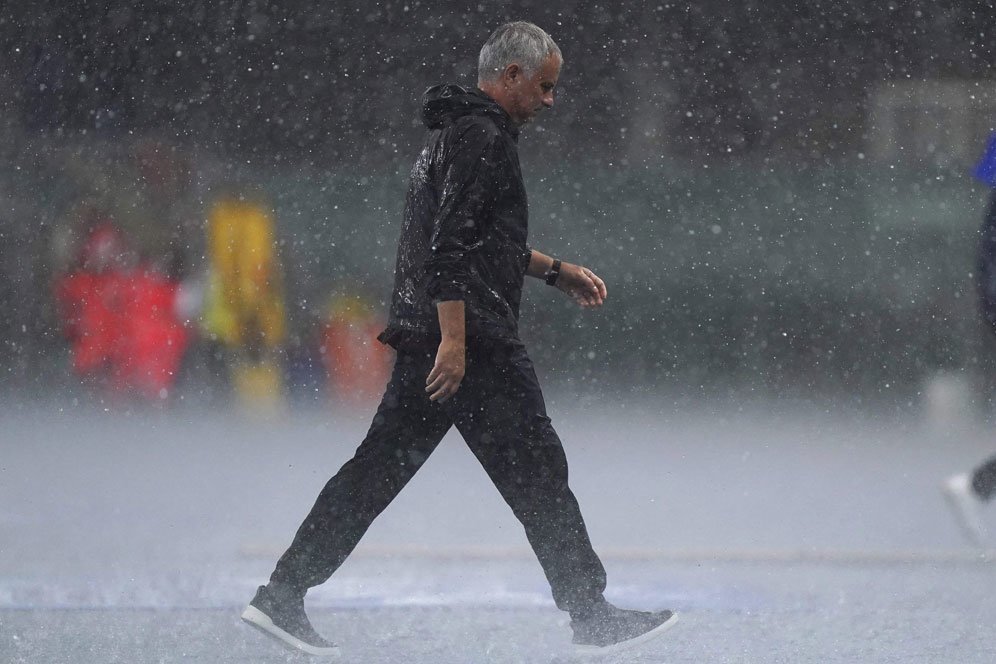 AS Roma Kalah, Jose Mourinho: Takut Sebelum Bertanding dan Terlalu Sering Bola Panjang AS Roma Kalah, Jose Mourinho: Takut Sebelum Bertanding dan Terlalu Sering Bola Panjang