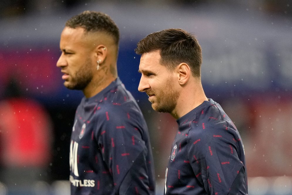 Messi + Mbappe + Neymar: 13 Tembakan, Semuanya Melenceng! Messi + Mbappe + Neymar: 13 Tembakan, Semuanya Melenceng!