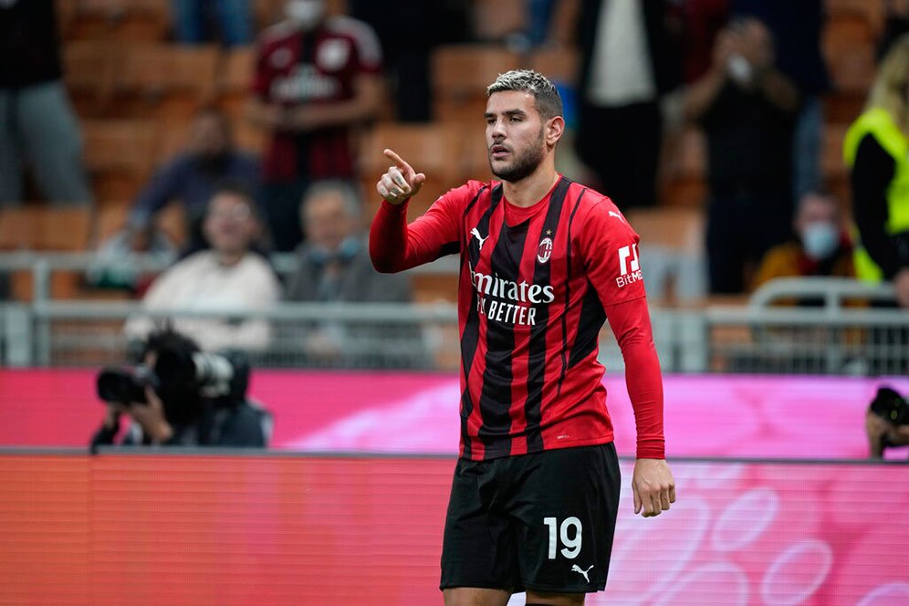Demi Usir PSG, Milan Akan Perpanjang Kontrak Theo Hernandez Demi Usir PSG, Milan Akan Perpanjang Kontrak Theo Hernandez
